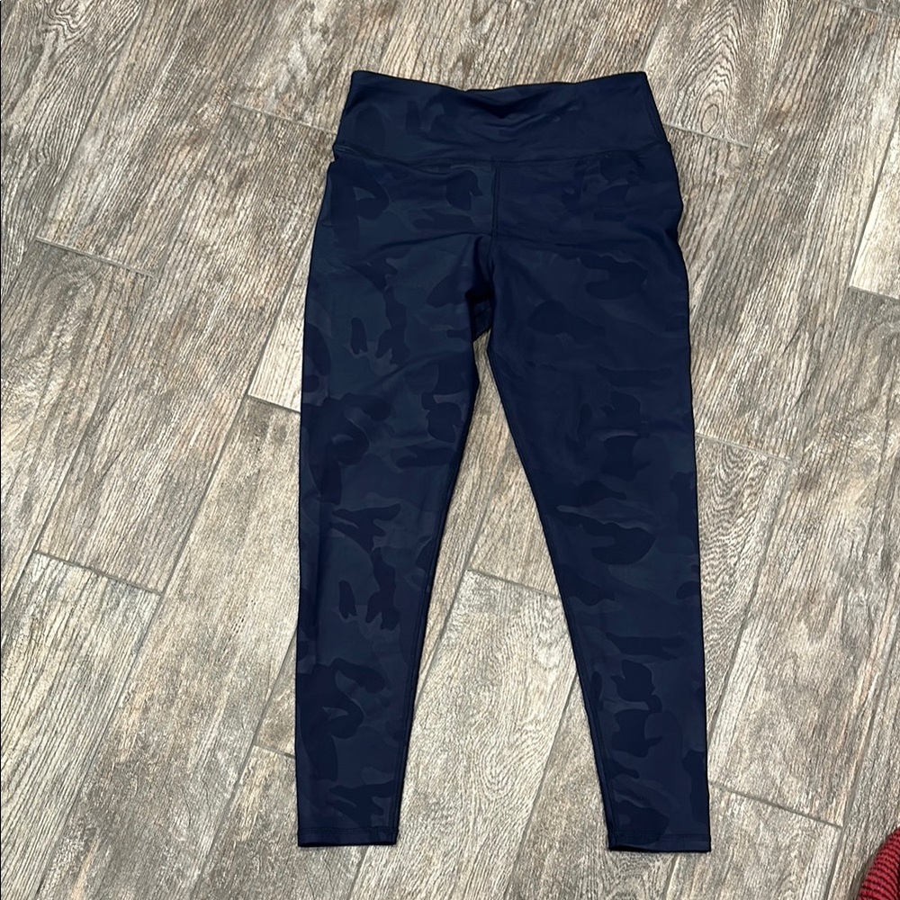 Aqua women’s Navy Camouflage Leggings large
